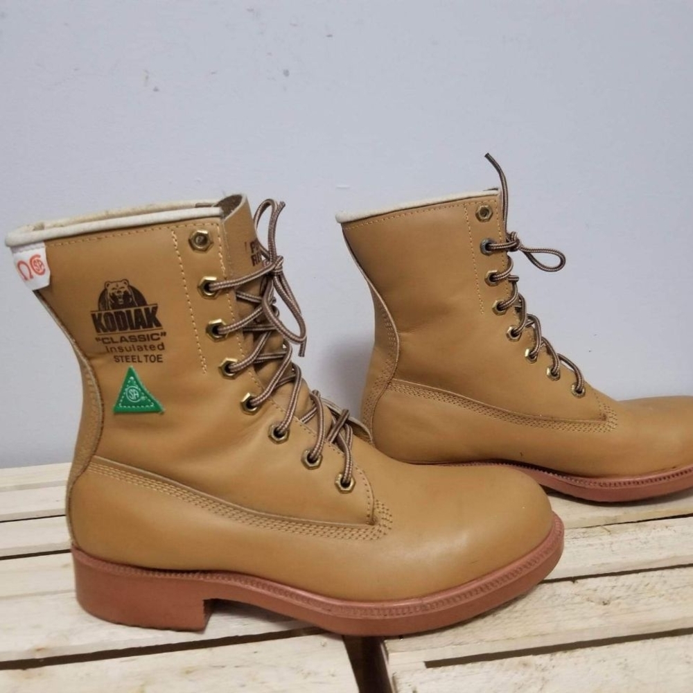 Women's new condition Kodiak steel toes size 8